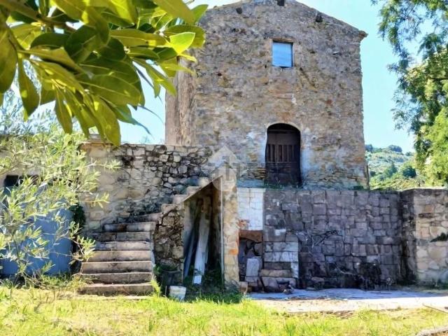 Rustico in vendita a Paliano, Lazio