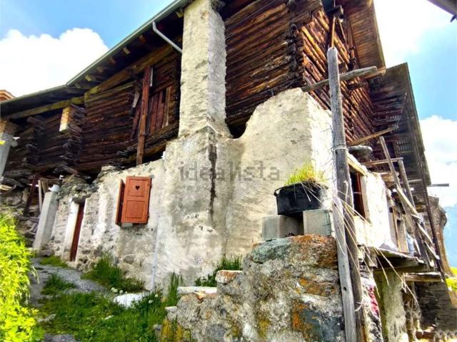 Rustico in vendita a Challand Saint Anselme, Aosta