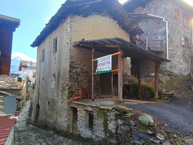 Rustico in vendita a Champdepraz, Aosta