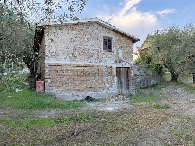 Rustico in vendita a Soriano nel Cimino, Viterbo