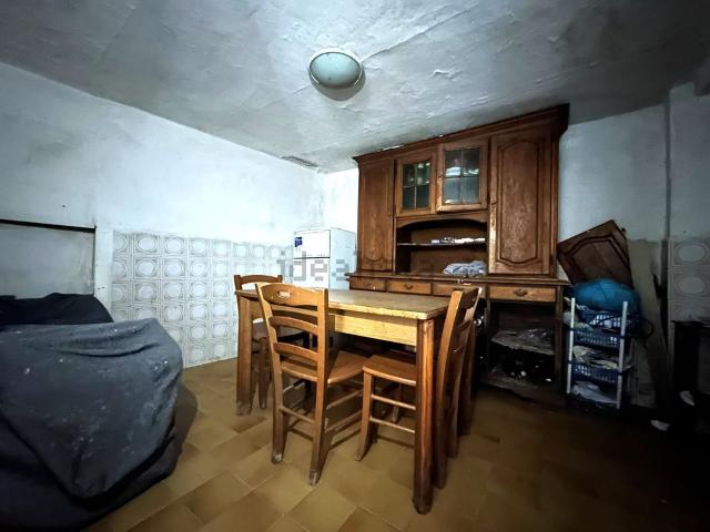 Rustico in vendita a Felcioni, Marche