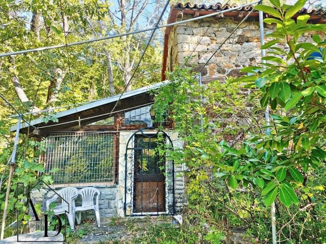 Rustico in vendita a Terenzo, Reggio Emilia