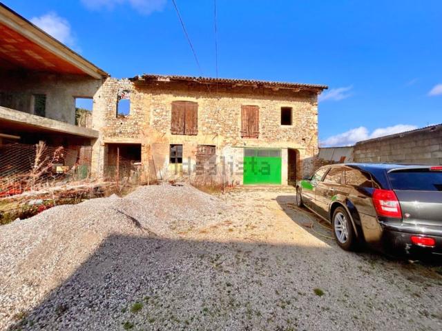Rustico in vendita a Basiliano, Friuli-Venezia Giulia