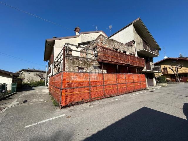 Rustico in vendita a Paladina, Lombardia