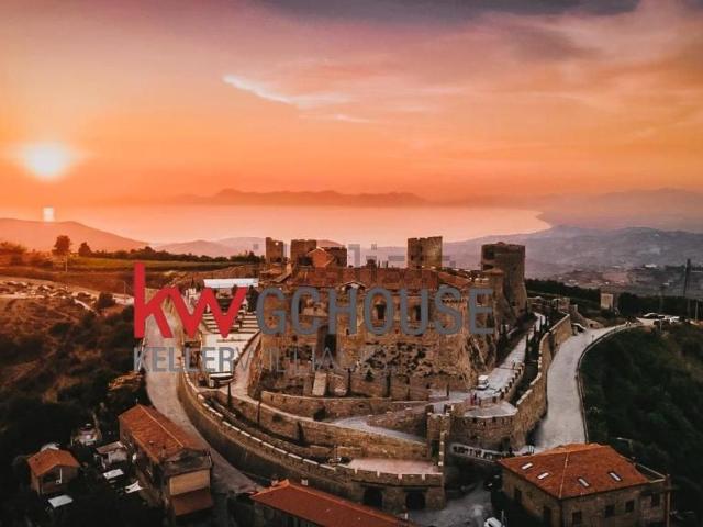 Rustico in vendita a Lustra, Campania
