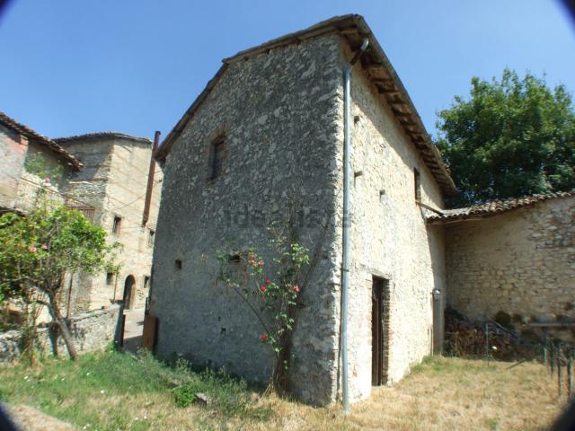 Rustico in vendita a Carsoli, Abruzzo