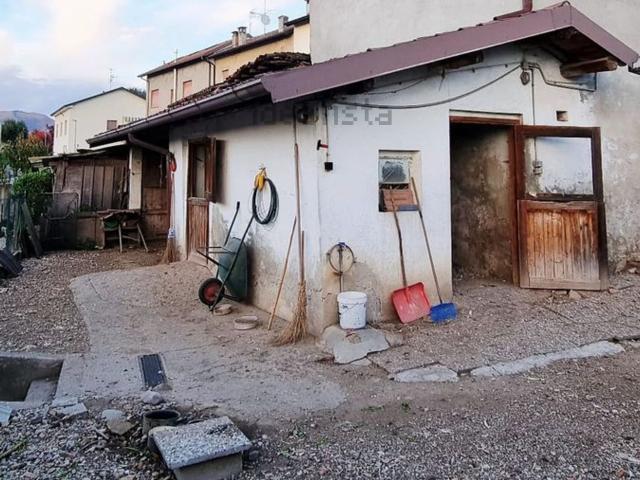 Rustico in vendita a Alzate Brianza, Lombardia