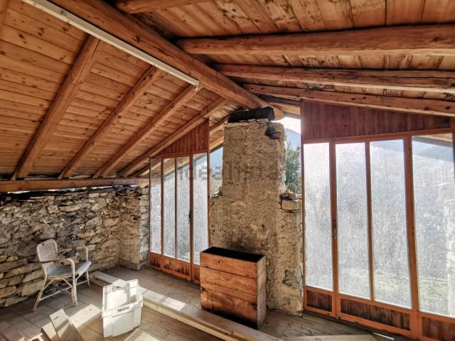 Rustico in vendita a Dizzasco, Lombardia
