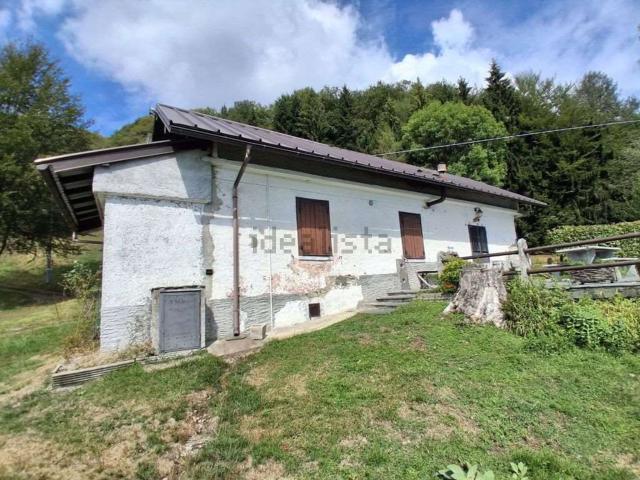 Rustico in vendita a Ramate, Casale Corte Cerro