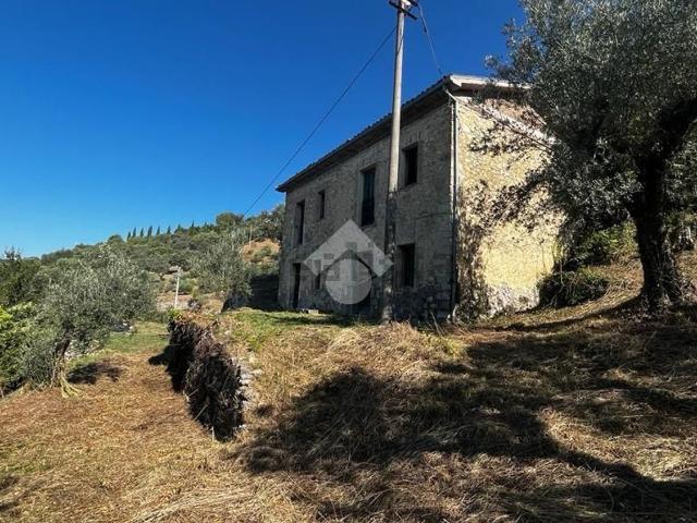 Rustico in vendita a Monte San Giovanni Campano, Lazio