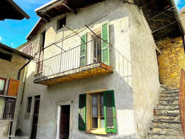 Rustico in vendita a Sondrio, Lombardia