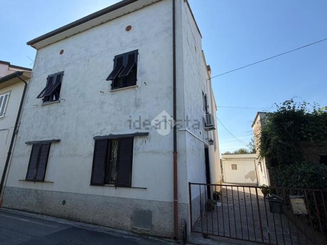 Rustico in vendita a Arena Metato, San Giuliano Terme