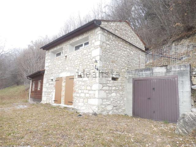 Rustico in vendita a Caneva, Friuli-Venezia Giulia