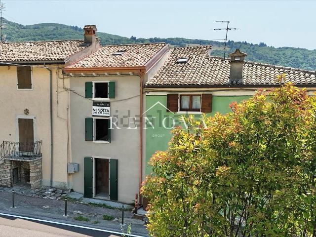 Rustico in vendita a Caprino Veronese, Veneto