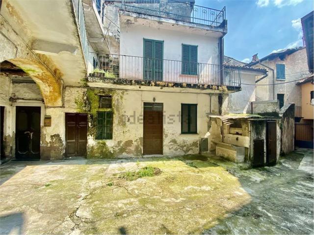Rustico in vendita a Caserta, Valmadrera