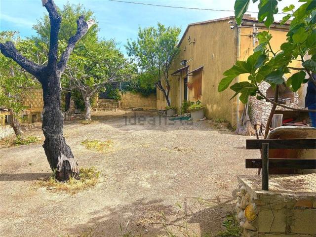 Rustico in vendita a Guglionesi, Molise