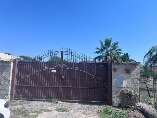Rustico in vendita a Carlentini, Sicilia