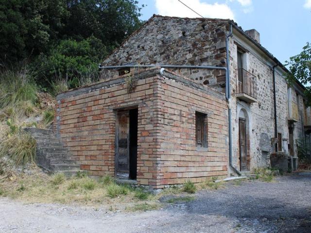 Rustico in vendita a Roccascalegna, Abruzzo