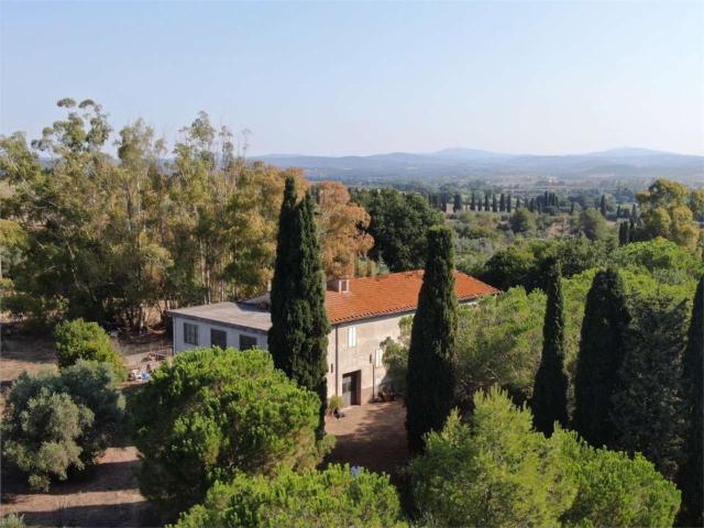 Rustico in vendita a Follonica, Toscana