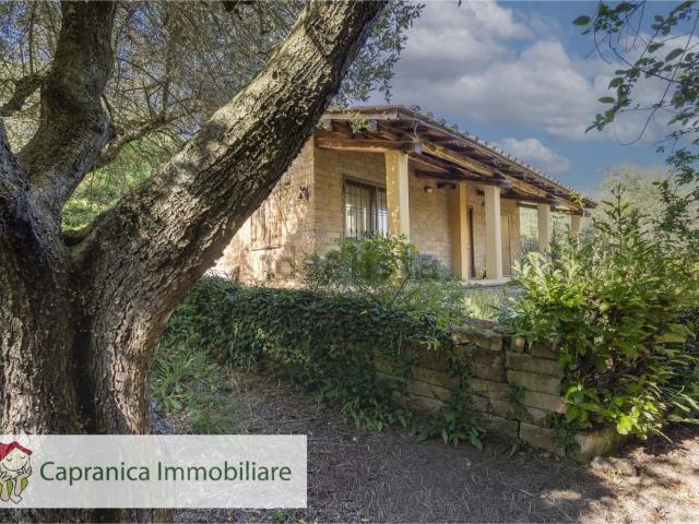 Rustico in vendita a Capranica, Viterbo