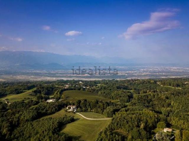 Rustico in vendita a Volpago Del Montello, Veneto
