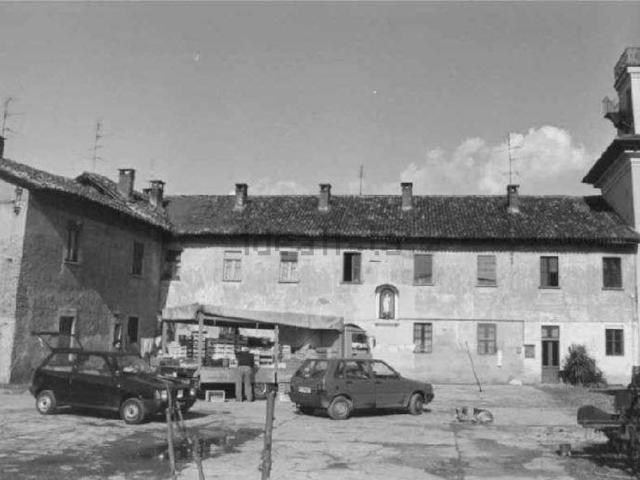 Rustico in vendita a Robecco Sul Naviglio, Lombardia