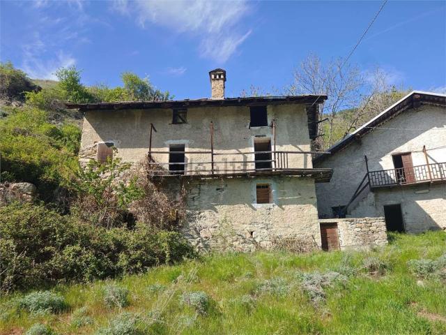 Rustico in vendita a Porossan-Les Neyves, Aosta