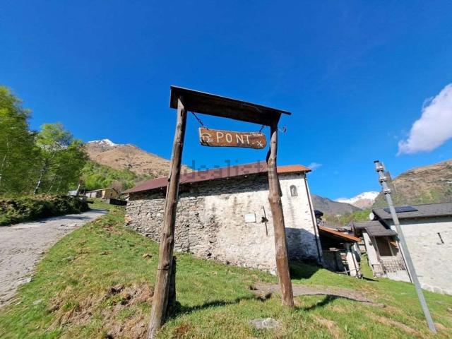 Rustico in vendita a Mossanzonico, Dongo