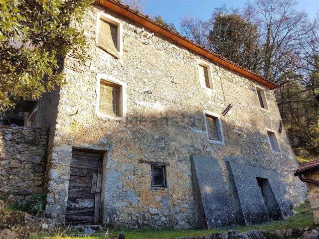 Rustico in vendita a Camaiore, Toscana