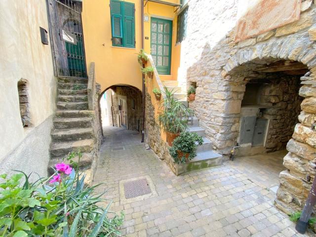 Rustico in vendita a Villa Faraldi, Liguria