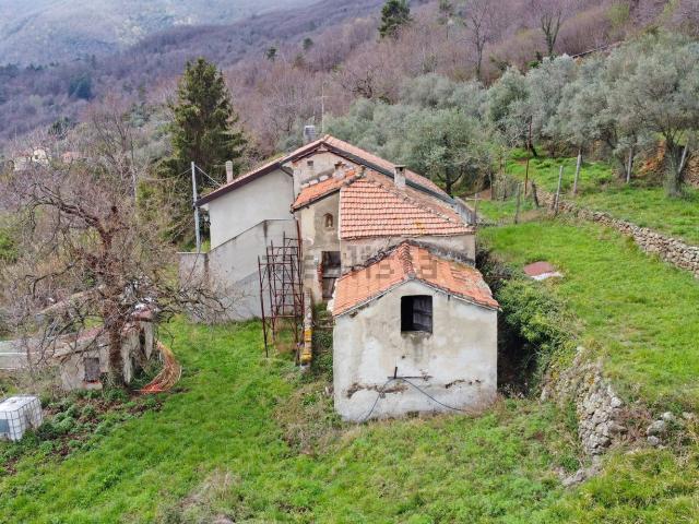 Rustico in vendita a Quiliano, Liguria
