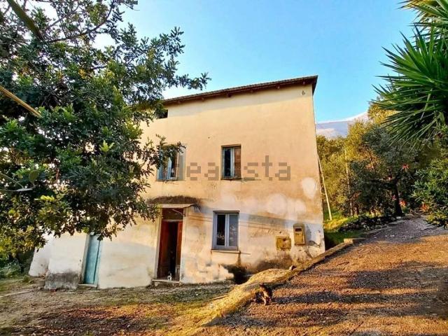 Rustico in vendita a Formia, Lazio
