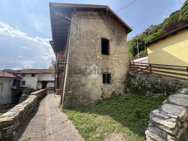 Rustico in vendita a Precornelli, Palazzago
