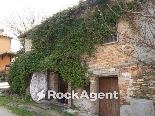 Rustico in vendita a Sassocorvaro Auditore, Marche