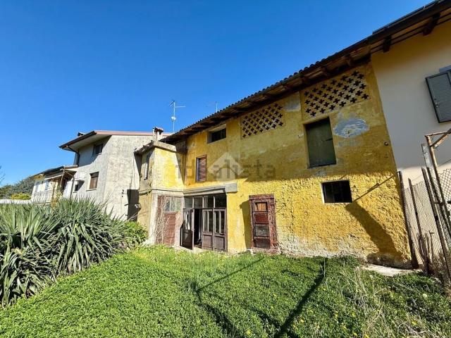 Rustico in vendita a Basiliano, Friuli-Venezia Giulia