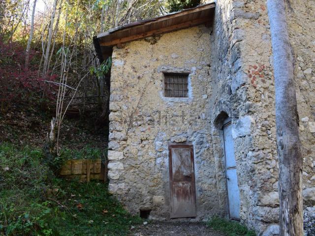 Rustico in vendita a Comunità Montana della Valle Brembana, Serina
