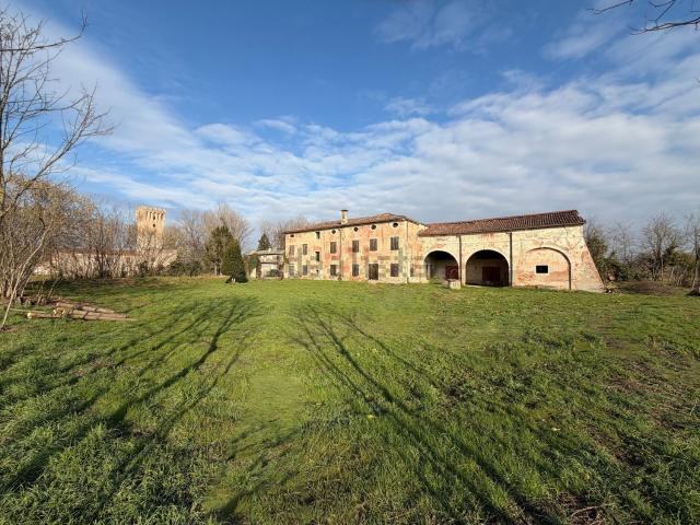 Rustico in vendita a Cervarese Santa Croce, Veneto