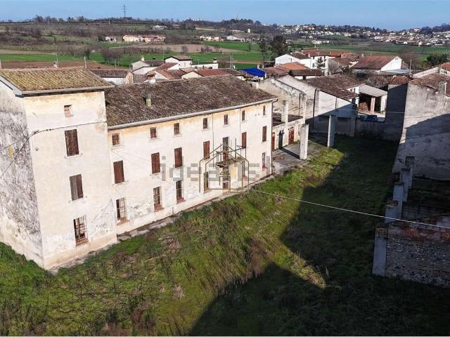Rustico in vendita a Volta Mantovana, Lombardia