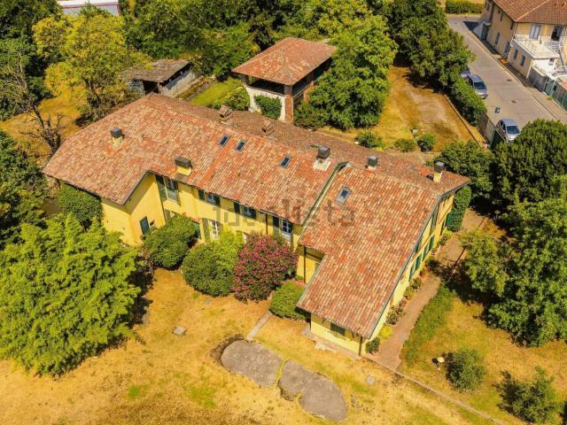 Rustico in vendita a Pieve Emanuele, Lombardia
