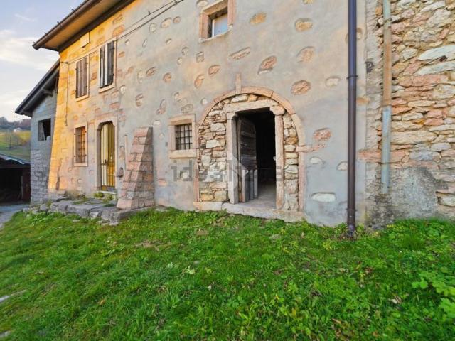 Rustico in vendita a Velo Veronese, Veneto