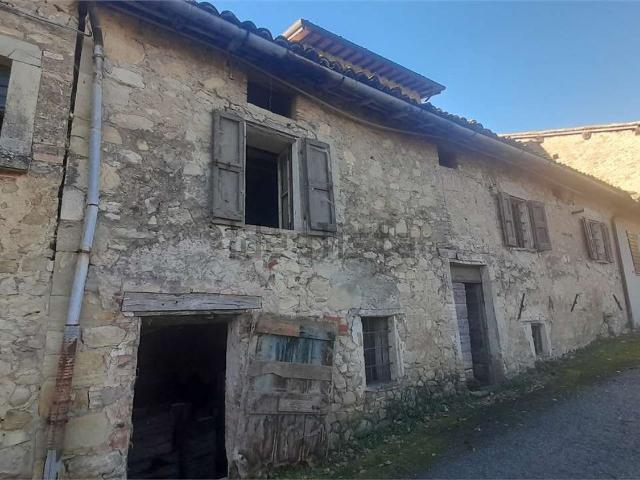Rustico in vendita a Val d’Enza, Re