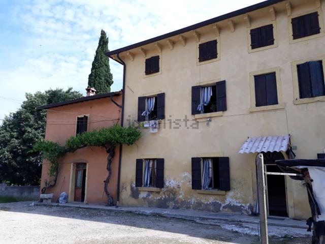 Rustico in vendita a Sona, Veneto
