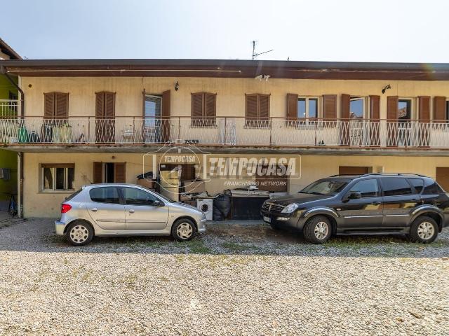 Rustico in vendita a Scanzorosciate, Lombardia