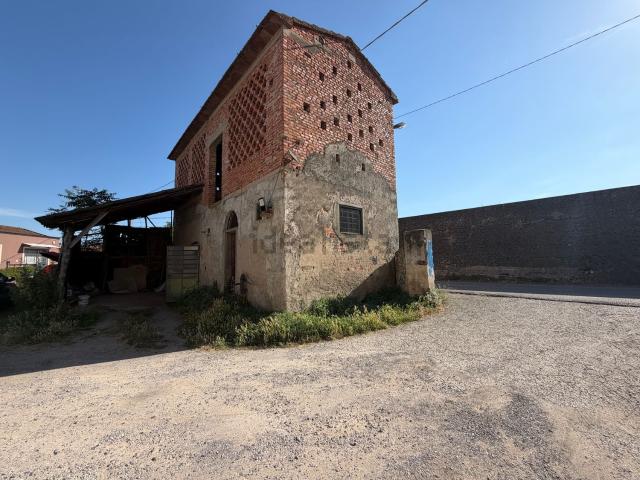Rustico in vendita a Agliana, Toscana