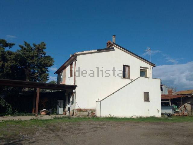 Rustico in vendita a Tuscania, Lazio
