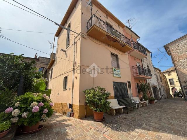 Rustico in vendita a Castelbasso, Castellalto