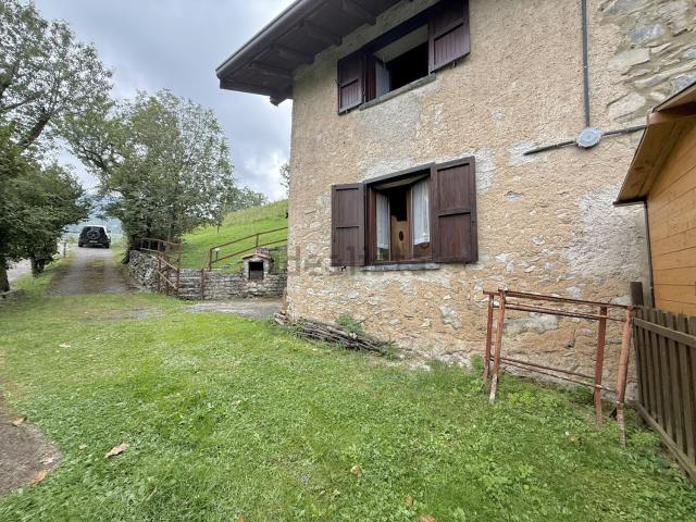 Rustico in vendita a Grone, Lombardia