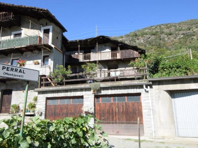 Rustico in vendita a Montjovet, Aosta