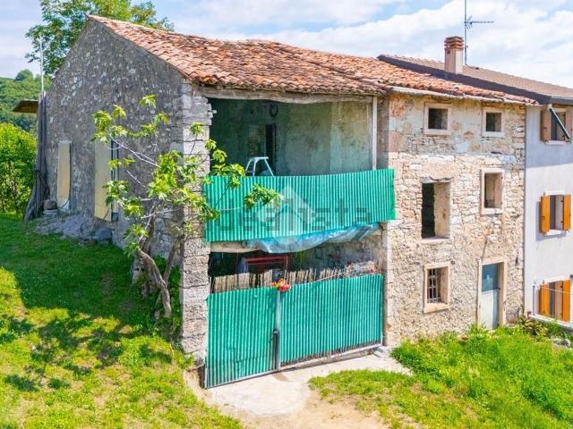 Rustico in vendita a Badia Calavena, Veneto
