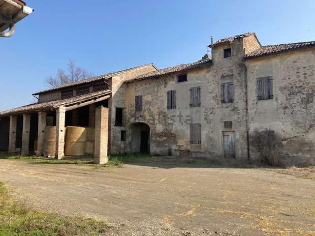 Rustico in vendita a Golese, Sorbolo